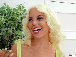Grool Power With Blondie Fesser, Olivia Stark – Brazzers