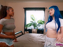 Destiny Mira And Jewelz Blue – Learns Squirting From