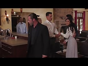 such a good hostessy9ZznKN